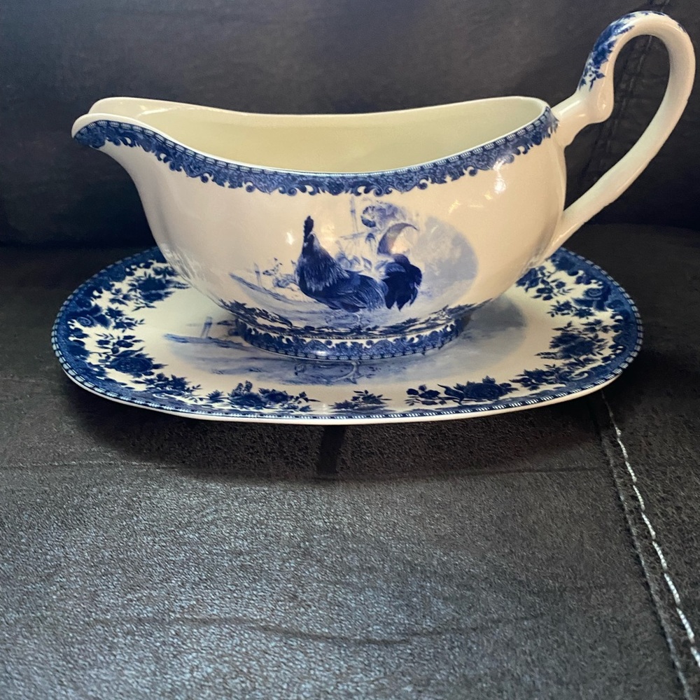William James Farmhouse Gravy Boat.